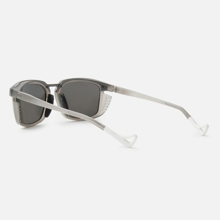 District Vision and wander Keita Summit Ti Gray D+ Water Gray