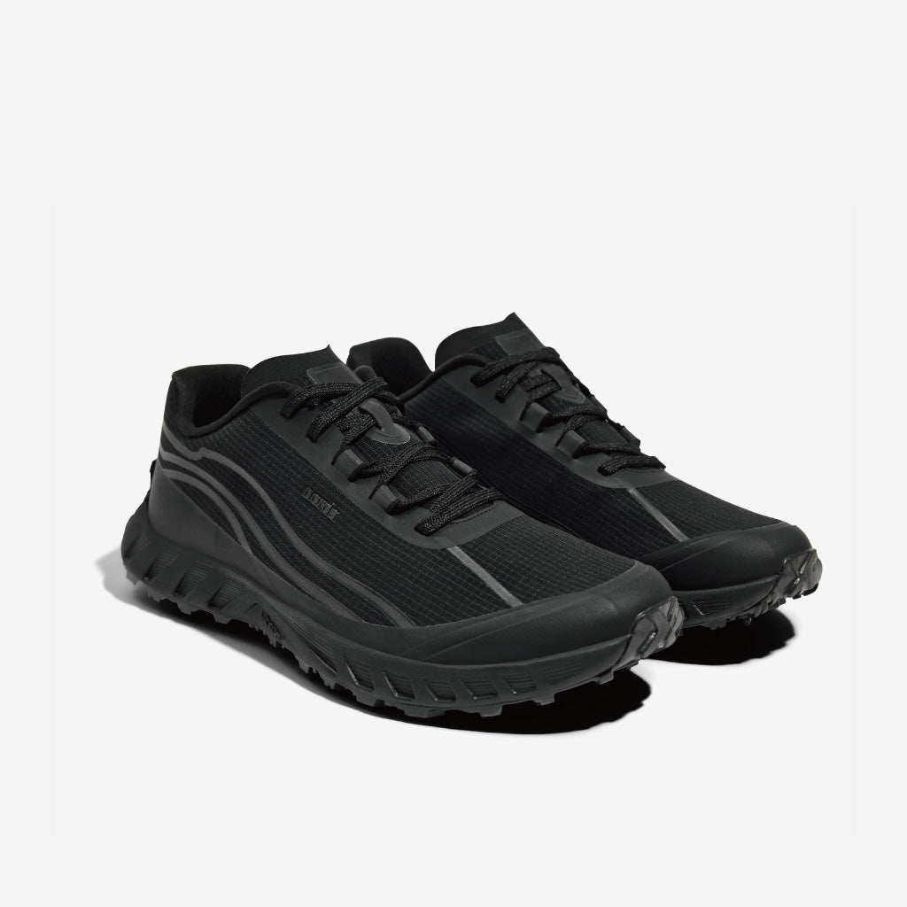 norda 002 - Stealth Black (W)