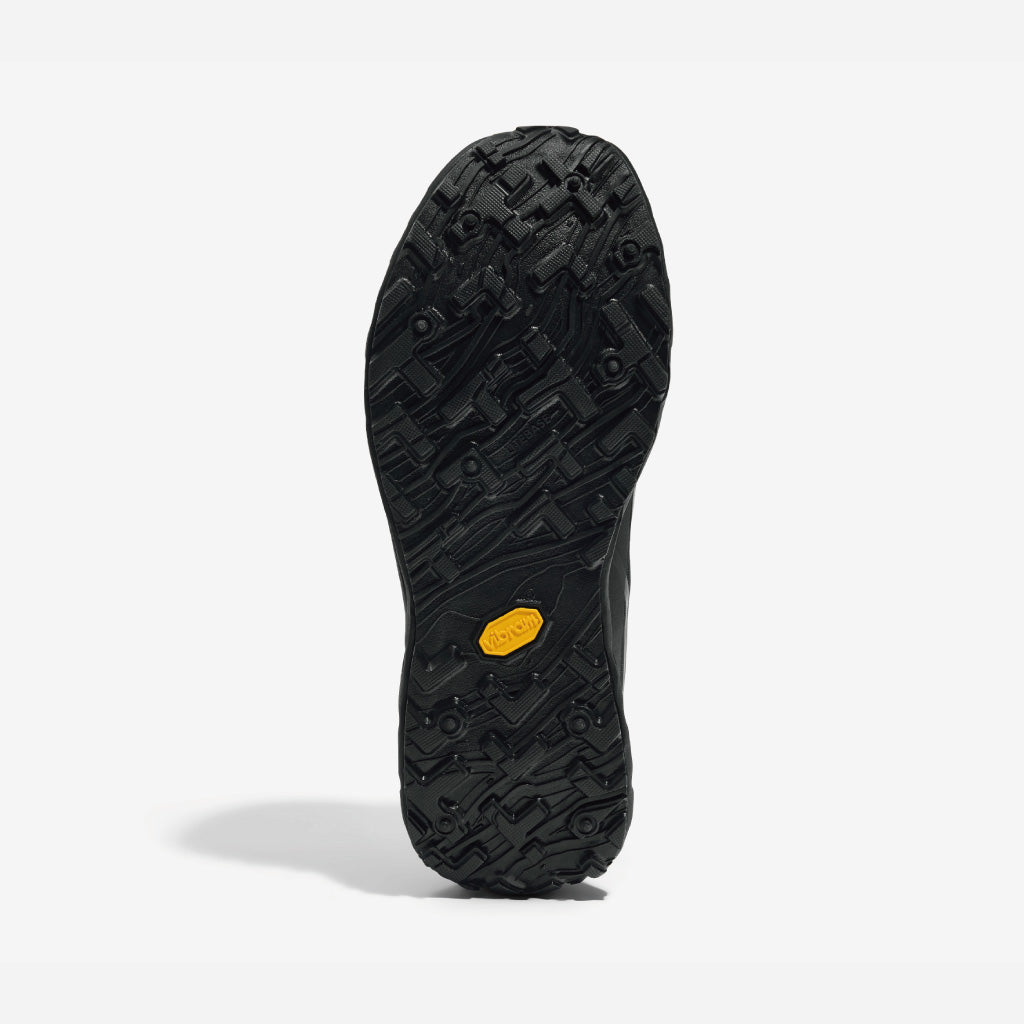 norda 002 - Stealth Black (W)