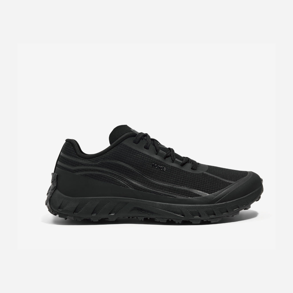 norda 002 - Stealth Black (W)
