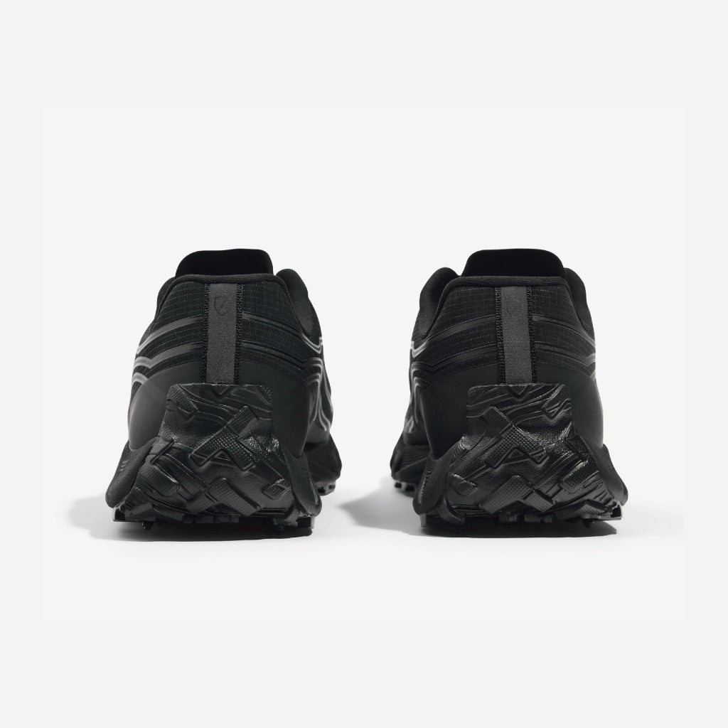 norda 002 - Stealth Black (W)