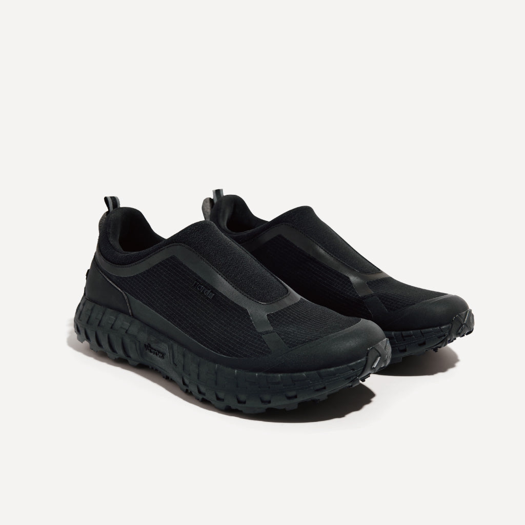 norda 003 - Pitch Black (W)