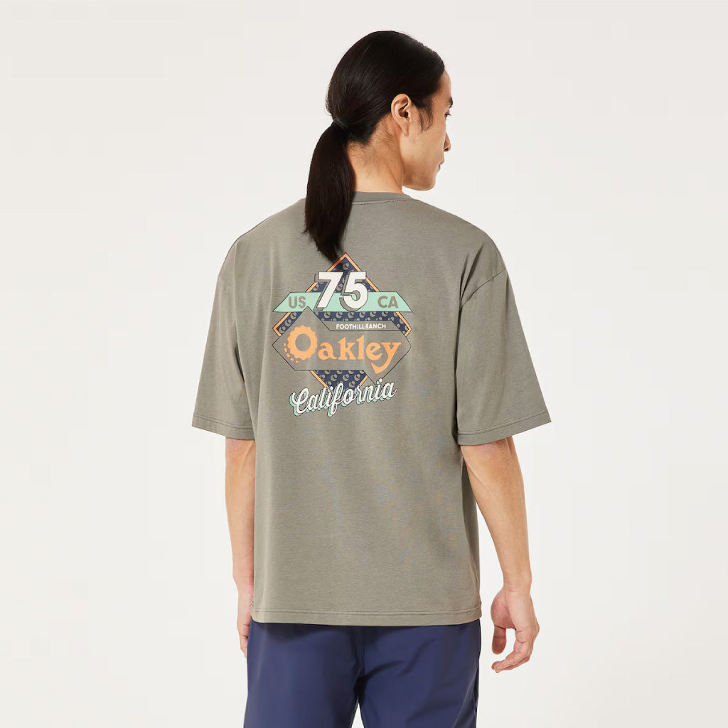 Oakley En New Retro Tee Motel 2.0 - Surplus Green
