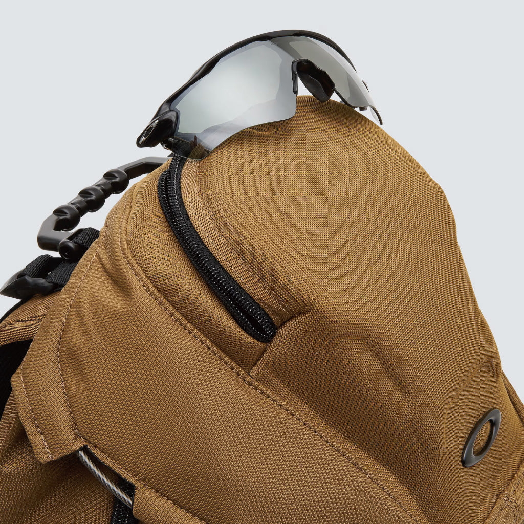 Oakley Kitchen Sink - Total Coyote