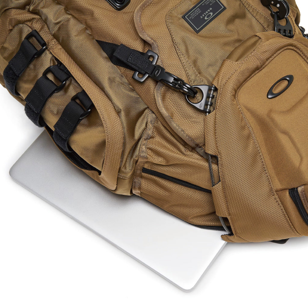 Oakley Kitchen Sink - Total Coyote
