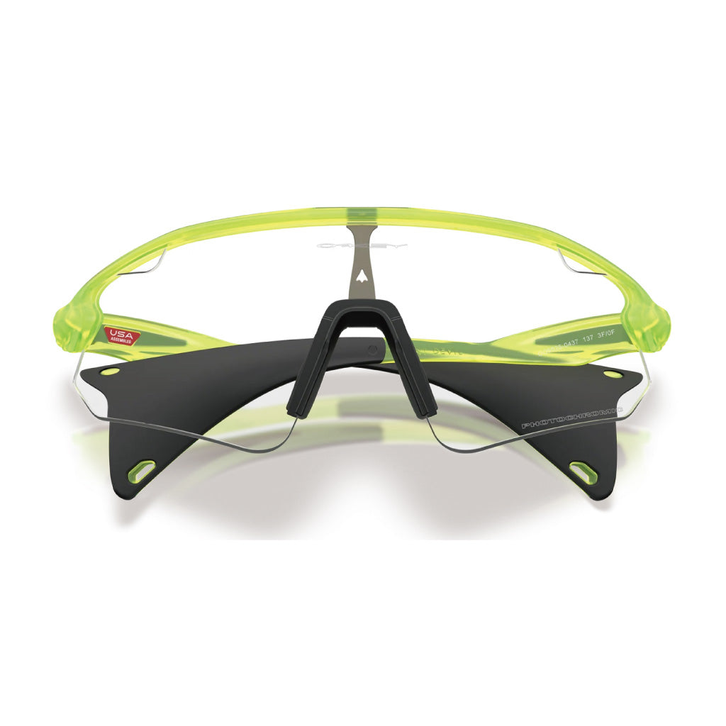 Oakley Stunt Devil A Clear to Black Iridium Photochromic - Matte Uranium Frame
