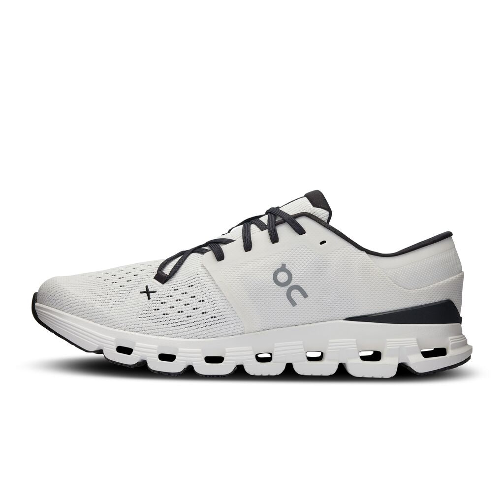 On Cloud X 4 - Ivory / Black (W)