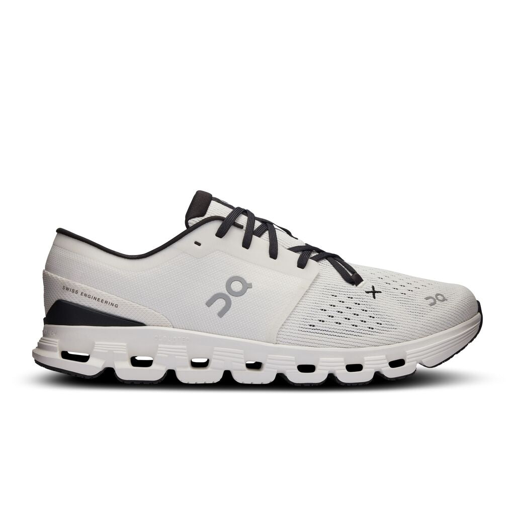 On Cloud X 4 - Ivory / Black (W)