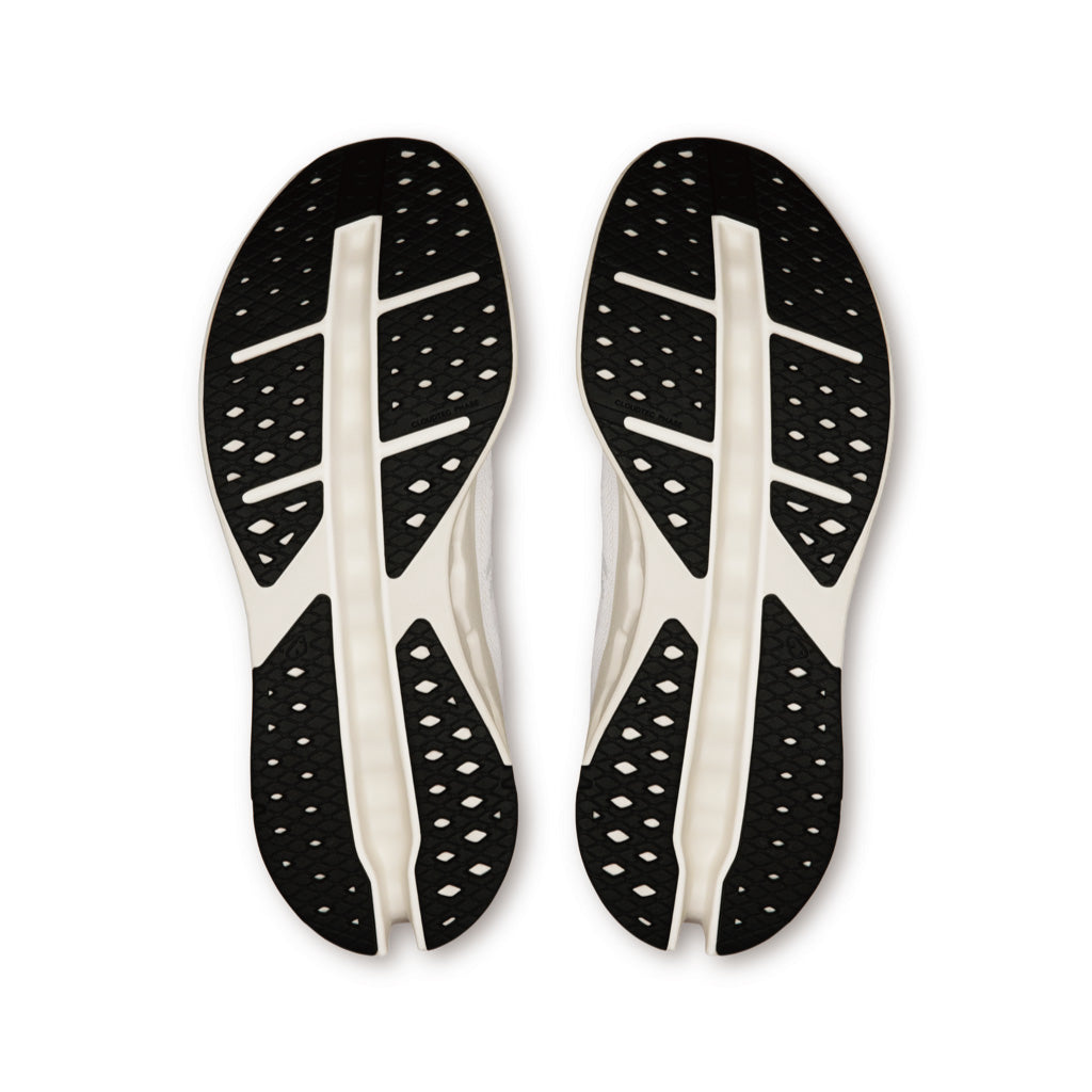 On Cloudsurfer Max - White / White (W)