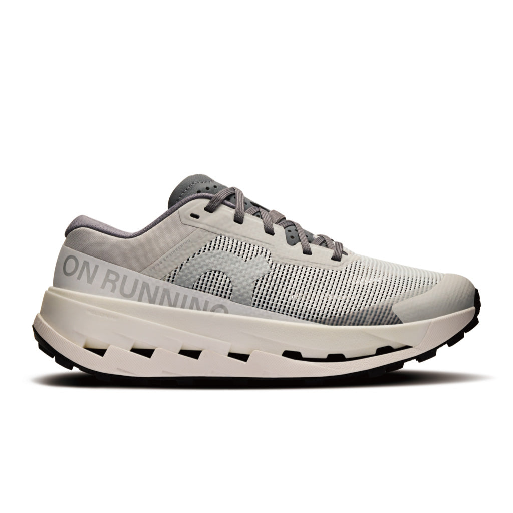 On Cloudultra 3 - Rock / White (W)