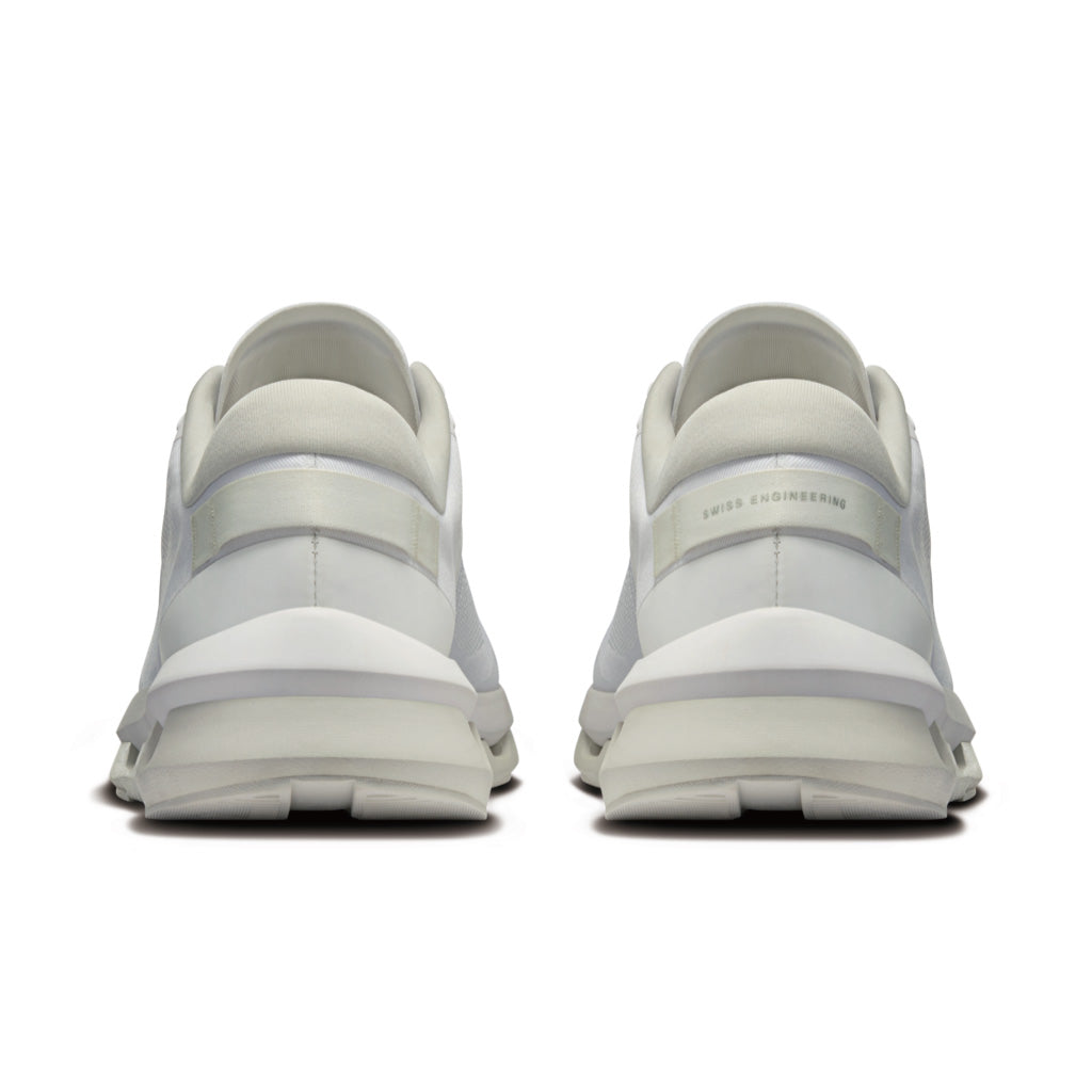 On Cloudzone - White / White (M)
