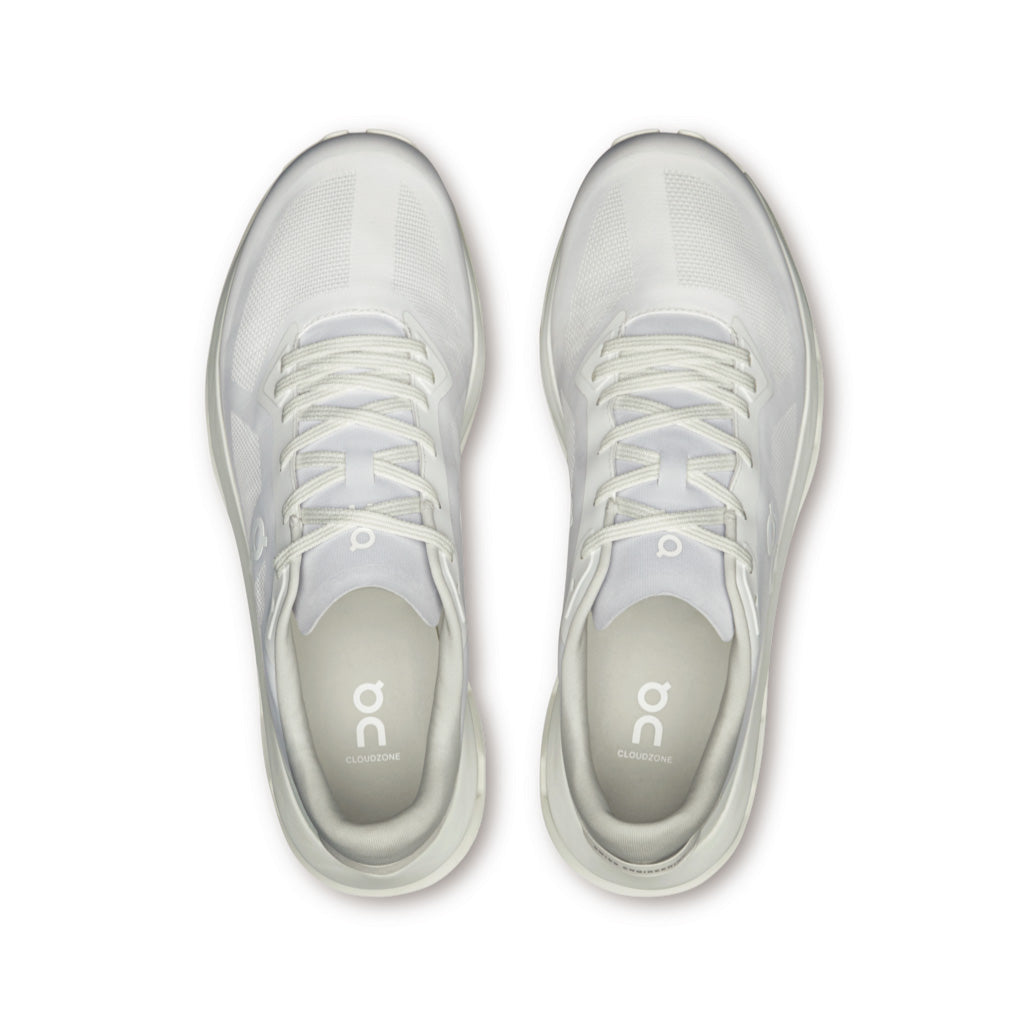 On Cloudzone - White / White (M)