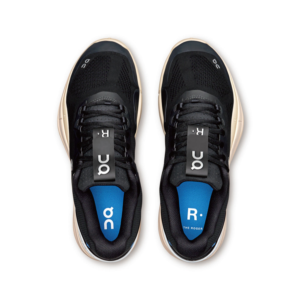 On THE ROGER Pro - Black / Sand (M) – RUN