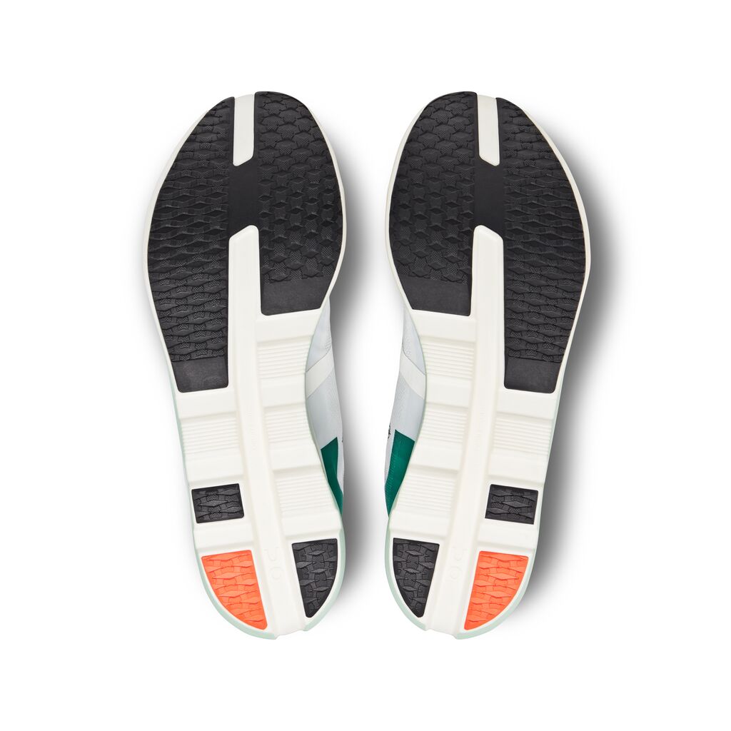 On Cloudboom Echo 3 - Undyed White / Mint (W)