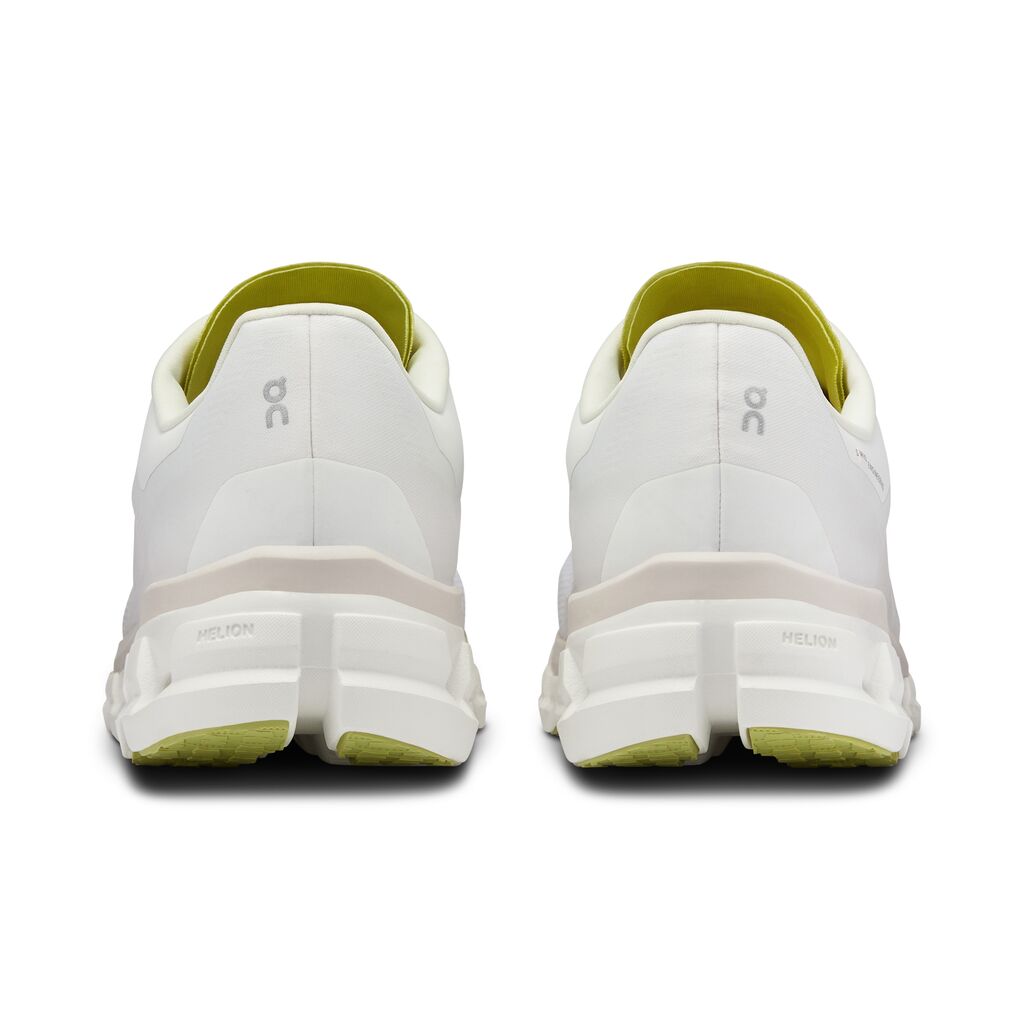 On Cloudflow 4 - White / Sand (M)