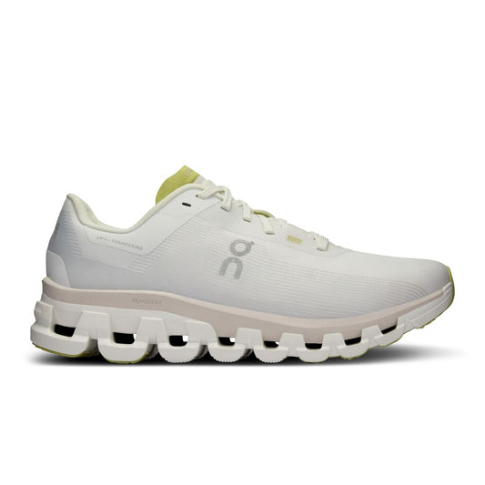 On Cloudflow 4 - White / Sand (W)