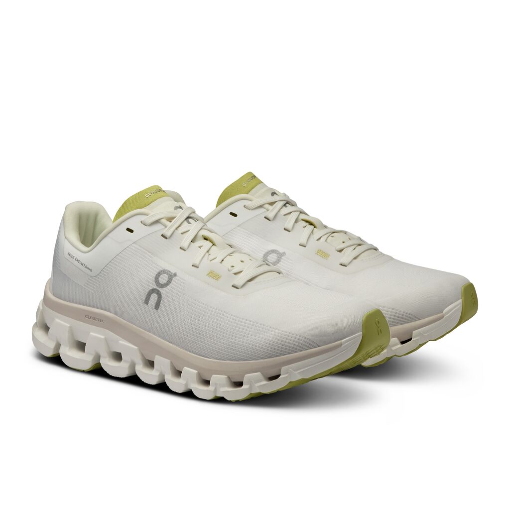 On Cloudflow 4 - White / Sand (W)