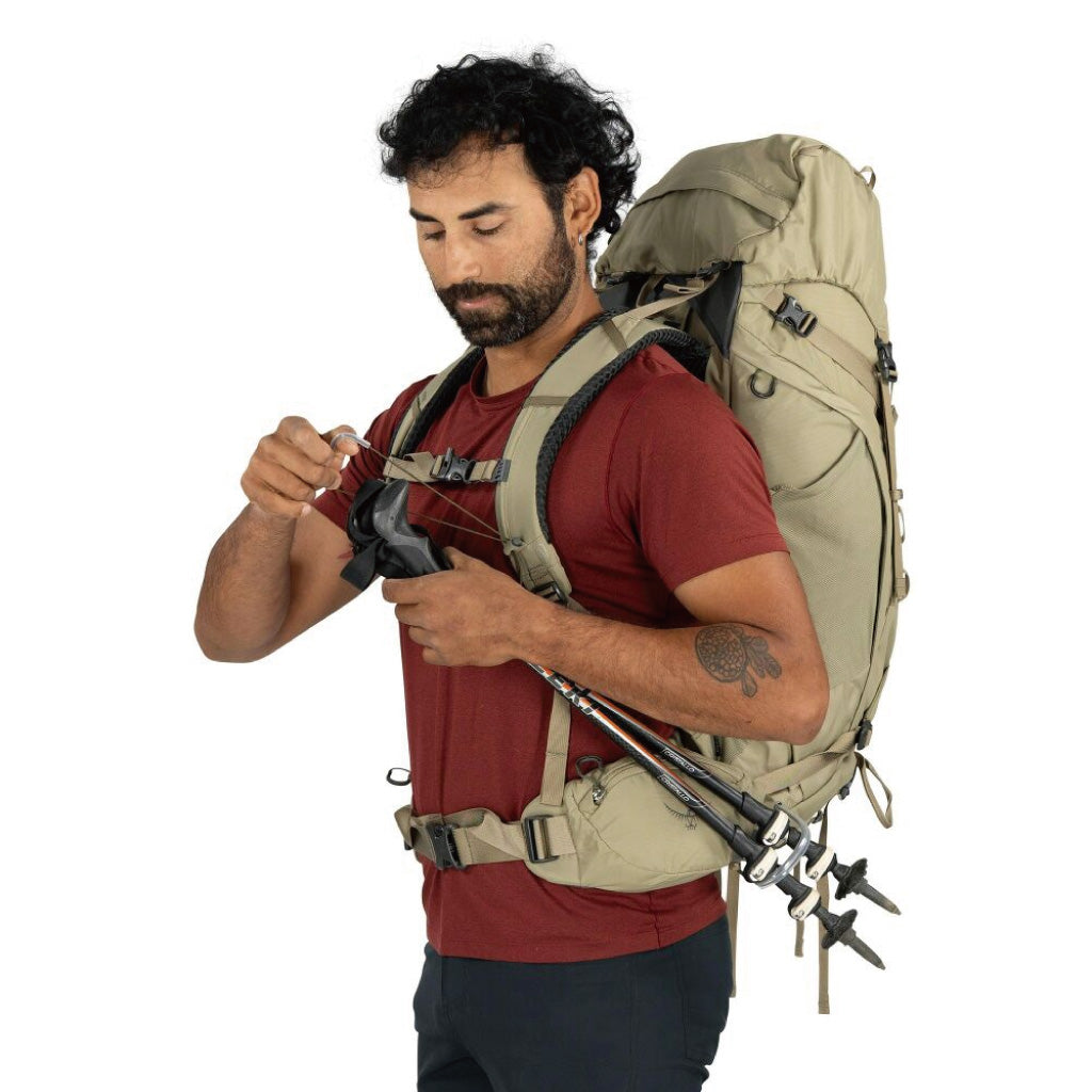 Osprey Kestrel 48 - BLACK
